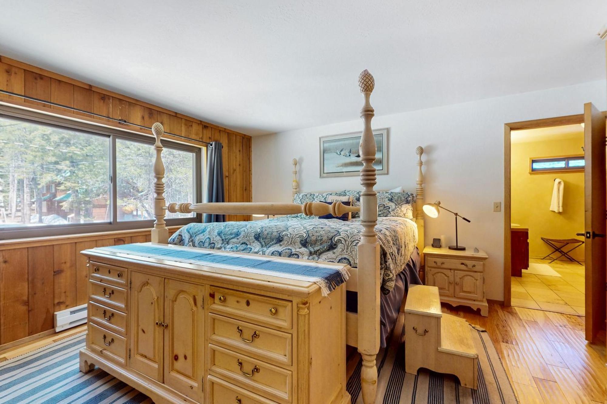 Tastefully-Updated, Classic Tahoe Family Home Тракі Екстер'єр фото
