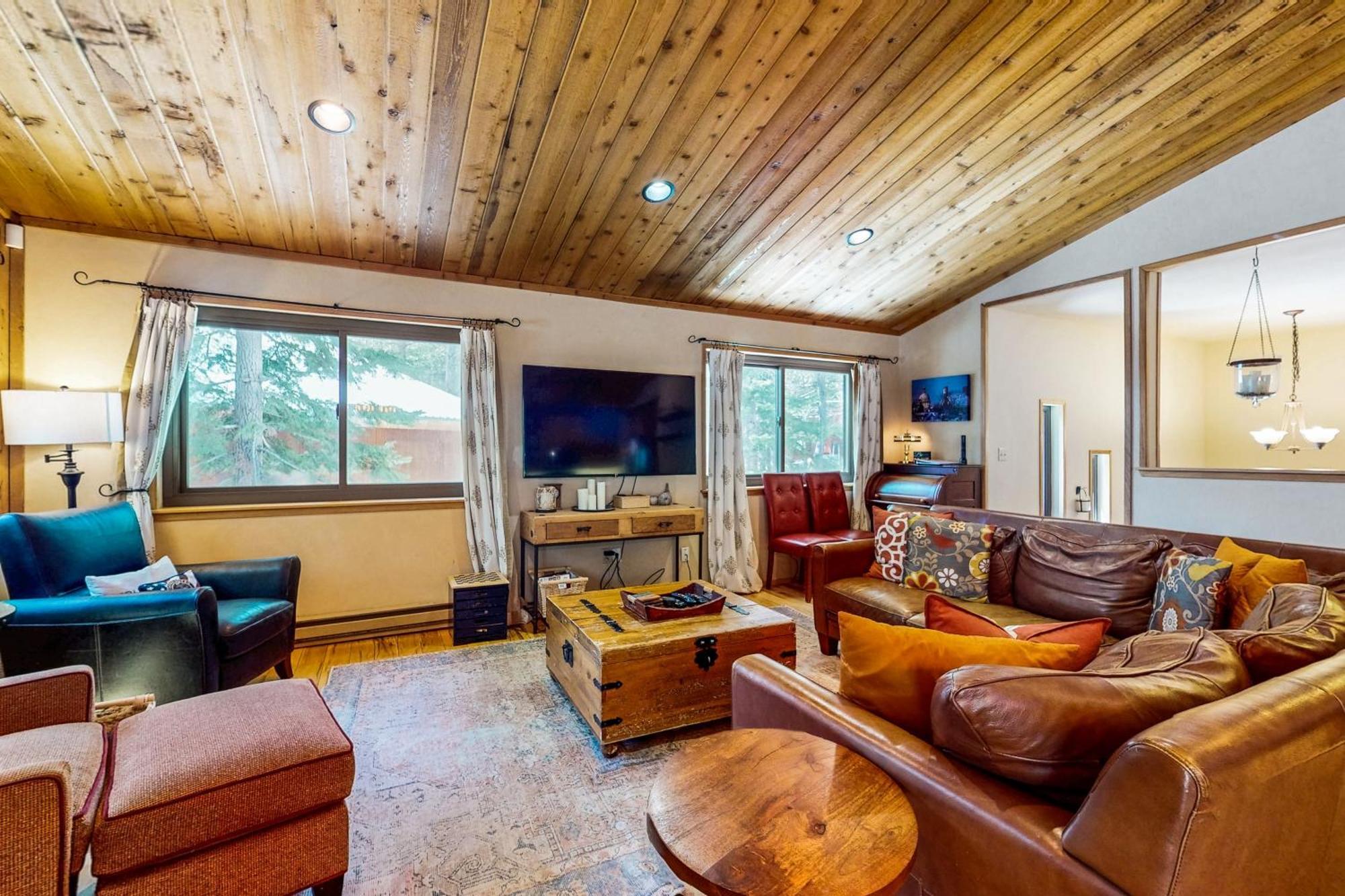 Tastefully-Updated, Classic Tahoe Family Home Тракі Екстер'єр фото