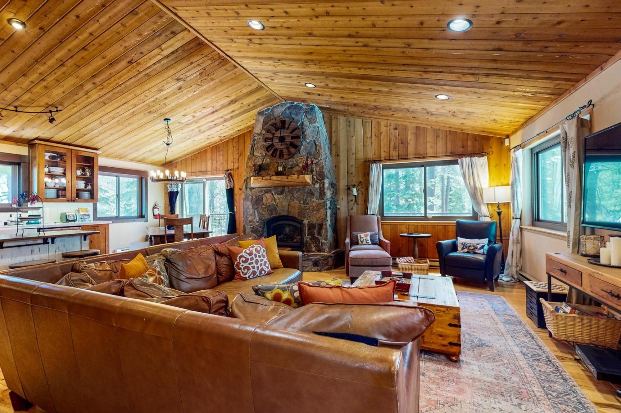 Tastefully-Updated, Classic Tahoe Family Home Тракі Екстер'єр фото