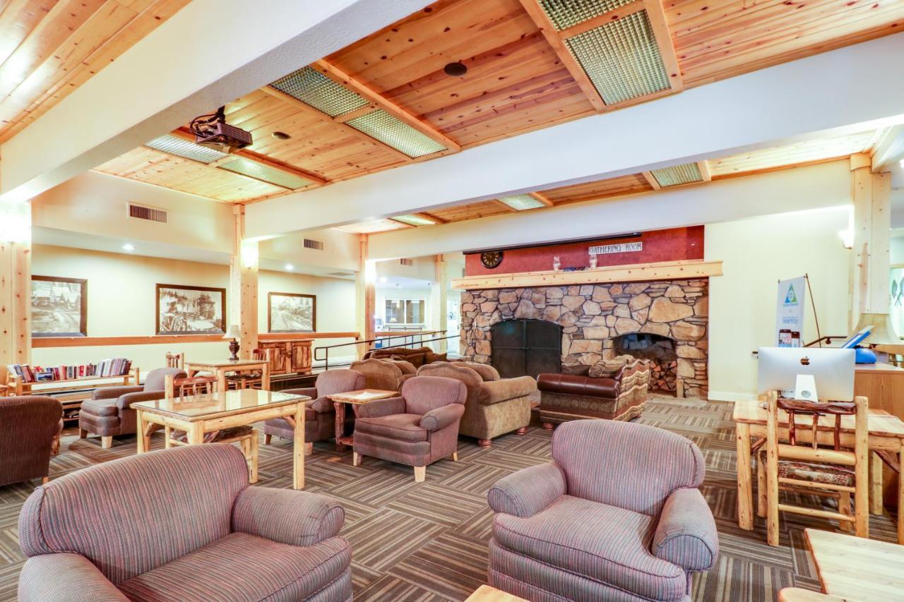 Tastefully-Updated, Classic Tahoe Family Home Тракі Екстер'єр фото
