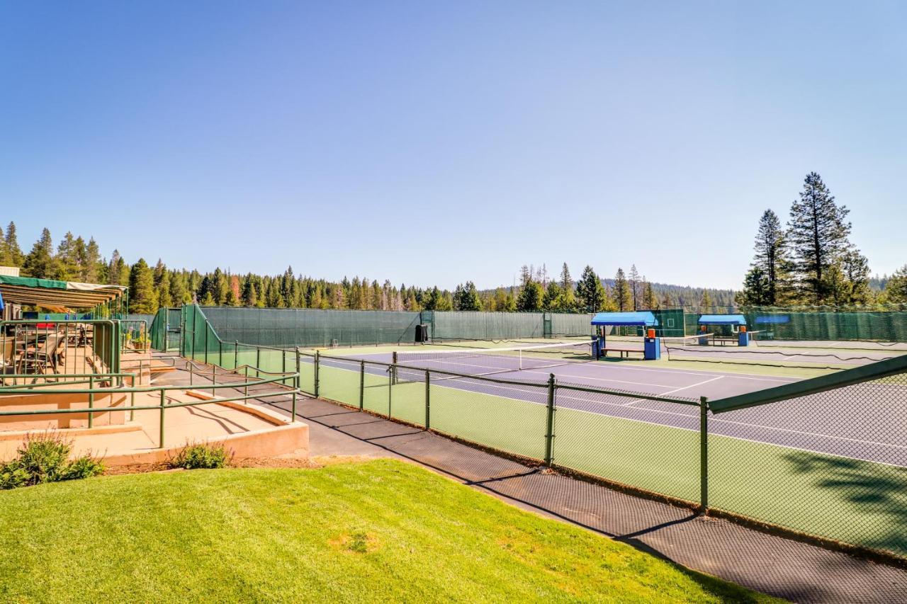 Tastefully-Updated, Classic Tahoe Family Home Тракі Екстер'єр фото